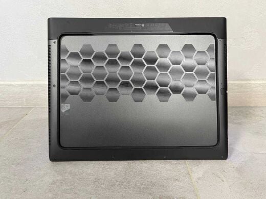 Ігровий ноутбук Dell Alienware m16 R1 / 16" (2560x1600) IPS / AMD Ryzen 9 7845HX (12 (24) ядер по 3.0 - 5.2 GHz) / 16 GB DDR5 / 512 GB SSD / nVidia GeForce RTX 4080, 12 GB GDDR6, 192-bit / WebCam