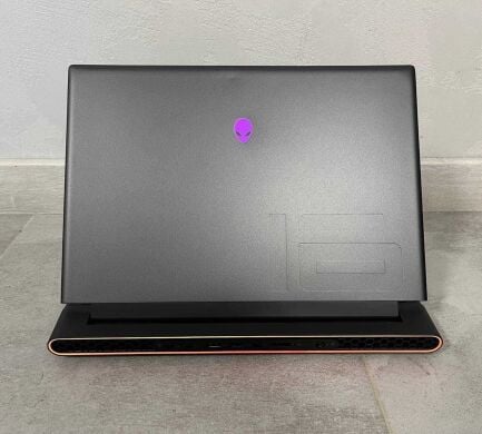Ігровий ноутбук Dell Alienware m16 R1 / 16" (2560x1600) IPS / AMD Ryzen 9 7845HX (12 (24) ядер по 3.0 - 5.2 GHz) / 16 GB DDR5 / 512 GB SSD / nVidia GeForce RTX 4080, 12 GB GDDR6, 192-bit / WebCam