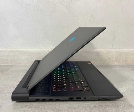 Ігровий ноутбук Dell Alienware m16 R1 / 16" (2560x1600) IPS / AMD Ryzen 9 7845HX (12 (24) ядер по 3.0 - 5.2 GHz) / 16 GB DDR5 / 512 GB SSD / nVidia GeForce RTX 4080, 12 GB GDDR6, 192-bit / WebCam