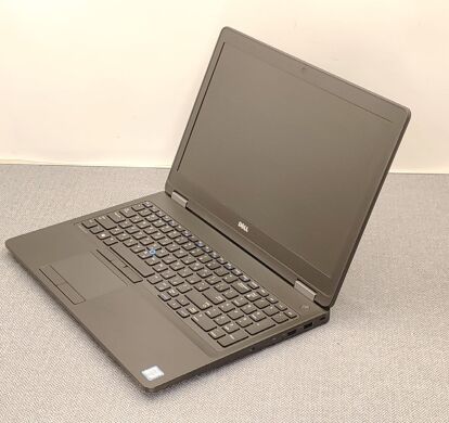 Ігровий ноутбук Dell Latitude 5570 / 15.6" (1920x1080) IPS / Intel Core i5-6300U (2 (4) ядра по 2.4 - 3.0 GHz) / 16 GB DDR4 / 256 GB SSD M.2 / AMD Radeon R7 M360, 2 GB GDDR3, 64-bit / WebCam