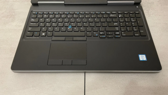 Игровой ноутбук Dell Precision 7510 / 15.6" (1920х1080) IPS / Intel Core i7-6820HQ (4 (8) ядра по 2.7 - 3.6 GHz) / 32 GB DDR3 / 256 GB SSD+500 GB HDD / AMD Radeon R9 M375X, 2 GB GDDR5, 128-bit / HDMI Игровой ноутбук Dell Precision 7510 / 15.6" (1920х1080) IPS / Intel Core i7-6820HQ (4 (8) ядра по 2.7 - 3.6 GHz) / 32 GB DDR3 / 256 GB SSD+500 GB HDD / AMD Radeon R9 M375X, 2 GB GDDR5, 128-bit / HDMI