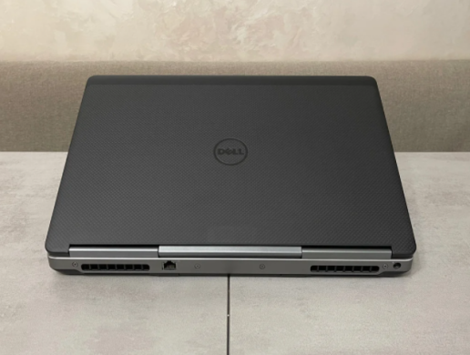 Игровой ноутбук Dell Precision 7510 / 15.6" (1920х1080) IPS / Intel Core i7-6820HQ (4 (8) ядра по 2.7 - 3.6 GHz) / 32 GB DDR3 / 256 GB SSD+500 GB HDD / AMD Radeon R9 M375X, 2 GB GDDR5, 128-bit / HDMI Игровой ноутбук Dell Precision 7510 / 15.6" (1920х1080) IPS / Intel Core i7-6820HQ (4 (8) ядра по 2.7 - 3.6 GHz) / 32 GB DDR3 / 256 GB SSD+500 GB HDD / AMD Radeon R9 M375X, 2 GB GDDR5, 128-bit / HDMI
