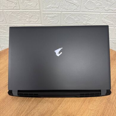 Игровой ноутбук Gigabyte Aorus 5 SE4 / 15.6" (1920x1080) IPS / Intel Core i7-12700H (14 (20) ядер по 3.5 - 4.7 GHz) / 16 GB DDR4 / 512 GB SSD / nVidia GeForce RTX 3070, 8 GB GDDR6, 256-bit / WebCam