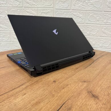 Игровой ноутбук Gigabyte Aorus 5 SE4 / 15.6" (1920x1080) IPS / Intel Core i7-12700H (14 (20) ядер по 3.5 - 4.7 GHz) / 16 GB DDR4 / 512 GB SSD / nVidia GeForce RTX 3070, 8 GB GDDR6, 256-bit / WebCam