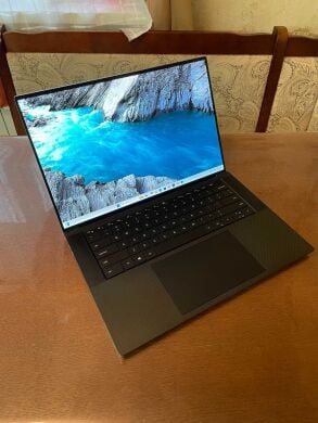 Мобільна робоча станція Dell XPS 15 9510 / 15.6" (3840x2400) IPS Touch / Intel Core i7-11800H (8 (16) ядер по 2.3 - 4.6 GHz) / 16 GB DDR4 / 512 GB SSD / nVidia GeForce RTX 3050 Ti, 4 GB GDDR6, 128-bit / WebCam