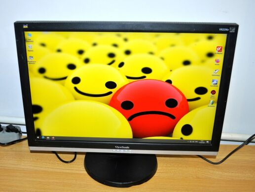 Монитор Б-класс ViewSonic VA2226w / 22" (1680x1050) TN / VGA, DVI
