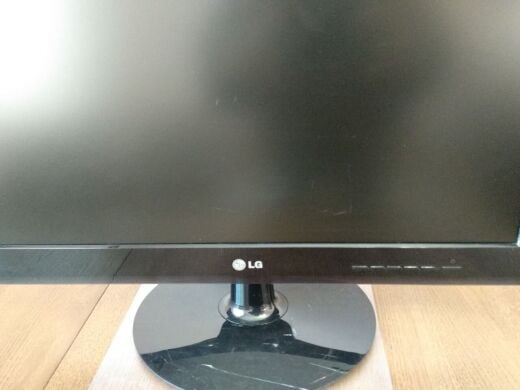 Монітор Б клас LG Flatron W2240S-PN / 21.5" (1920x1080) TN+film / VGA