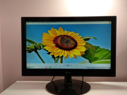 Монітор Б клас LG Flatron W2240S-PN / 21.5" (1920x1080) TN+film / VGA