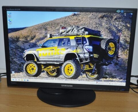 Монитор Samsung SyncMaster BX2240W / 22" (1680x1050) TN / VGA, DVI / VESA 75x75 Монитор Samsung SyncMaster BX2240W / 22" (1680x1050) TN / VGA, DVI / VESA 75x75