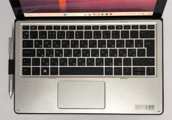 Нетбук-трансформер HP Elite x2 1012 G2 / 12.1" (2736x1824) IPS Touch / Intel Core i5-7200U (2 (4) ядер по 2.5 - 3.1 GHz) / 8 GB DDR3 / 256 GB SSD / Intel HD Graphics 620 / WebCam / Win 11 Pro