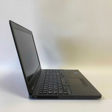 Ноутбук Б-клас Dell Latitude E5550 / 15.6" (1920x1080) IPS / Intel Core i5-5300U (2 (4) ядра по 2.3 - 2.9 GHz) / 16 GB DDR3 / 240 GB SSD / nVidia GeForce 830M, 2 GB DDR3, 64-bit / WebCam / HDMI