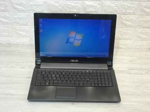 Ноутбук Б-клас Asus N53JG / 15.6" (1366x768) TN / Intel Core i3-380M (2 (4) ядра по 2.53 GHz) / 4 GB DDR3 / 500 GB HDD / nVidia GeForce GT 415M, 1 GB DDR3, 128-bit / WebCam / DVD-ROM / Без АКБ Ноутбук Б-клас Asus N53JG / 15.6" (1366x768) TN / Intel Core i3-380M (2 (4) ядра по 2.53 GHz) / 4 GB DDR3 / 500 GB HDD / nVidia GeForce GT 415M, 1 GB DDR3, 128-bit / WebCam / DVD-ROM / Без АКБ