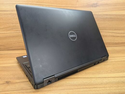 Ноутбук Dell Latitude 5580 / 15.6" (1366x768) TN / Intel Core i5-7200U (2 (4) ядра по 2.5 - 3.1 GHz) / 8 GB DDR4 / 128 GB SSD / Intel HD Graphics 620 / WebCam / Windows 10