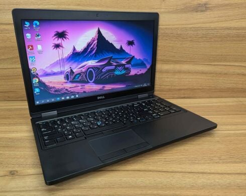 Ноутбук Dell Latitude 5580 / 15.6" (1366x768) TN / Intel Core i7-7820HQ (4 (8) ядра по 2.9 - 3.9 GHz) / 8 GB DDR4 / 256 GB SSD / Intel HD Graphics 630 / WebCam / Windows 10