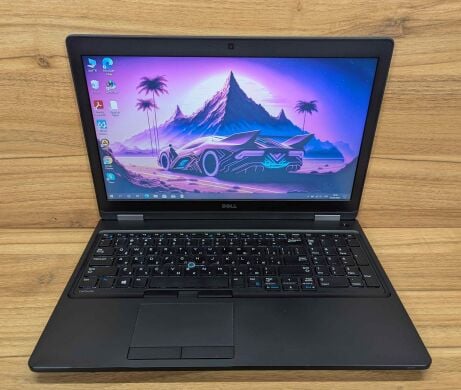 Ноутбук Dell Latitude 5580 / 15.6" (1366x768) TN / Intel Core i7-7820HQ (4 (8) ядра по 2.9 - 3.9 GHz) / 8 GB DDR4 / 256 GB SSD / Intel HD Graphics 630 / WebCam / Windows 10