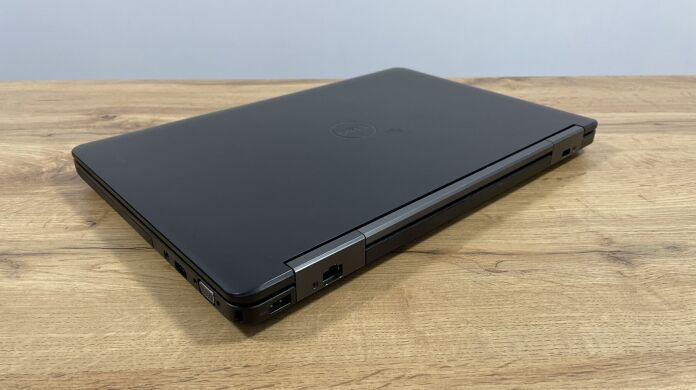 Ноутбук Dell Latitude E5440 / 14" (1366x768) TN / Intel Core i5-4300U (2 (4) ядра по 1.9 - 2.9 GHz) / 8 GB DDR3 / 500 GB SSHD / Intel HD Graphics 4400 / WebCam