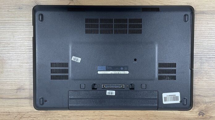 Ноутбук Dell Latitude E5440 / 14" (1366x768) TN / Intel Core i5-4300U (2 (4) ядра по 1.9 - 2.9 GHz) / 8 GB DDR3 / 500 GB SSHD / Intel HD Graphics 4400 / WebCam