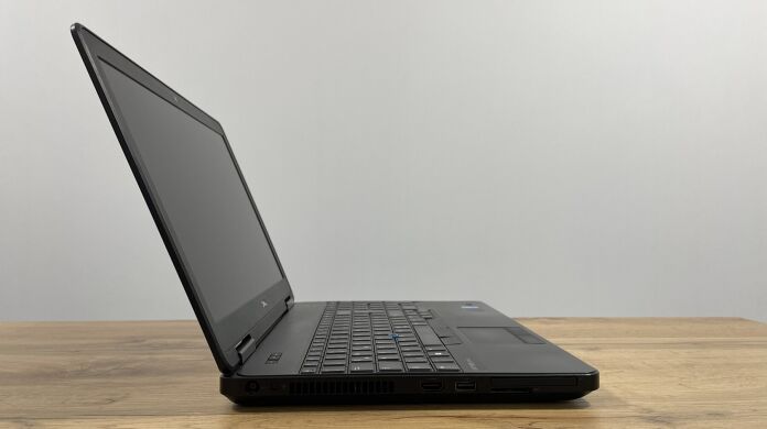 Ноутбук Dell Latitude E5440 / 14" (1366x768) TN / Intel Core i5-4300U (2 (4) ядра по 1.9 - 2.9 GHz) / 8 GB DDR3 / 500 GB SSHD / Intel HD Graphics 4400 / WebCam