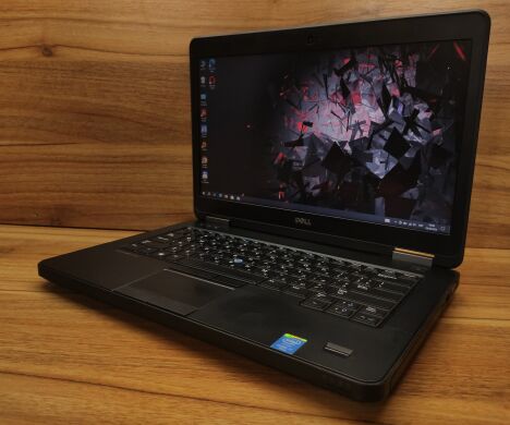 Ноутбук Dell Latitude E5440 / 14" (1600x900) TN / Intel Core i7-4600U (2 (4) ядра по 2.1 - 3.3 GHz) / 8 GB DDR3 / 256 GB SSD / nVidia GeForce GT 720M, 2 GB DDR3, 64-bit / WebCam