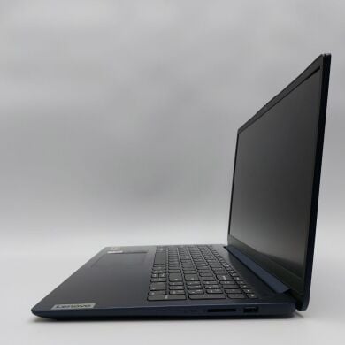 Ноутбук Lenovo IdeaPad 1 15AMN7 / 15.6" (1920x1080) IPS / AMD Ryzen 5 7520U (4 (8) ядра по 2.8 - 4.3 GHz) / 8 GB DDR5 / 512 GB SSD / AMD Radeon 610M Graphics / WebCam / Win 11