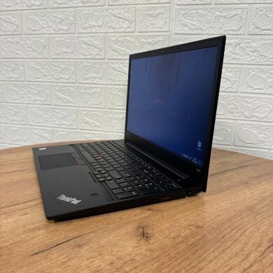 Ноутбук Lenovo ThinkPad E580 / 15.6" (1366x768) TN / Intel Core i5-7200U (2 (4) ядра по 2.5 - 3.1 GHz) / 8 GB DDR4 / 180 GB SSD / Intel UHD Graphics 620 / WebCam