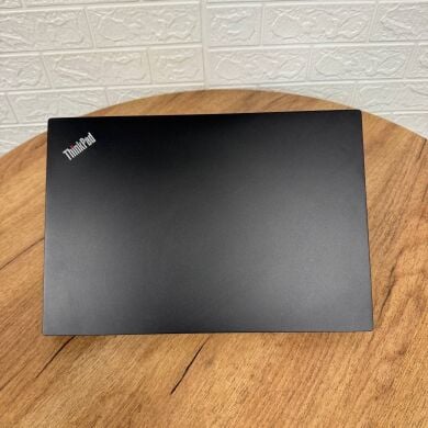 Ноутбук Lenovo ThinkPad E580 / 15.6" (1366x768) TN / Intel Core i5-7200U (2 (4) ядра по 2.5 - 3.1 GHz) / 8 GB DDR4 / 180 GB SSD / Intel UHD Graphics 620 / WebCam