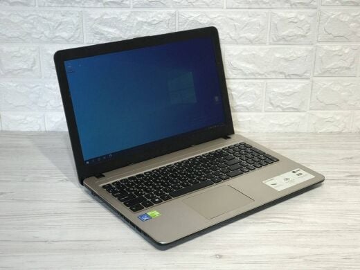 Ультрабук Asus X540N / 15.6" (1366x768) TN / Intel Celeron N3350 (2 ядра по 1.1 - 2.4 GHz) / 4 GB DDR3 / 500 GB HDD / nVidia GeForce 920MX, 2 GB DDR3, 64-bit / WebCam