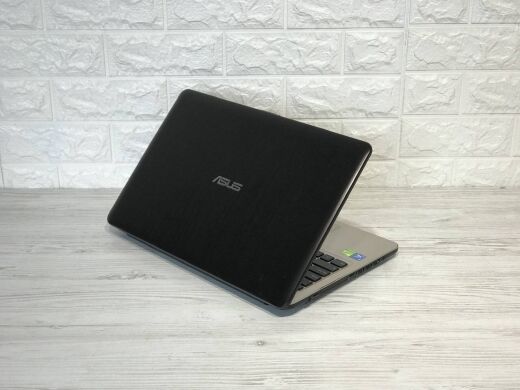 Ультрабук Asus X540N / 15.6" (1366x768) TN / Intel Celeron N3350 (2 ядра по 1.1 - 2.4 GHz) / 4 GB DDR3 / 500 GB HDD / nVidia GeForce 920MX, 2 GB DDR3, 64-bit / WebCam