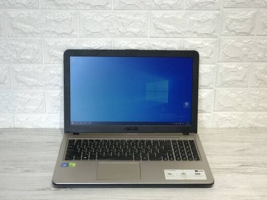 Ультрабук Asus X540N / 15.6" (1366x768) TN / Intel Celeron N3350 (2 ядра по 1.1 - 2.4 GHz) / 4 GB DDR3 / 500 GB HDD / nVidia GeForce 920MX, 2 GB DDR3, 64-bit / WebCam