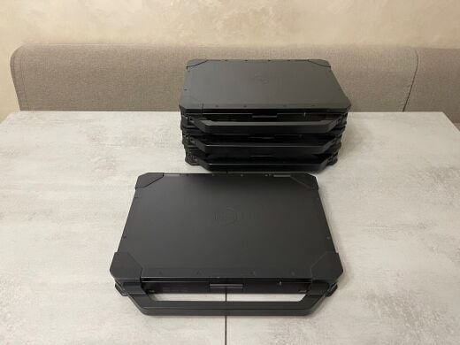 Защищенный ноутбук Dell Latitude 5424 Rugged / 14" (1920x1080) IPS / Intel Core i5-8350U (4 (8) ядра по 1.7 - 3.6 GHz) / 32 GB DDR4 / 1000 GB SSD M.2 / AMD Radeon RX 540, 4 GB GDDR5, 128-bit / WebCam / Два АКБ