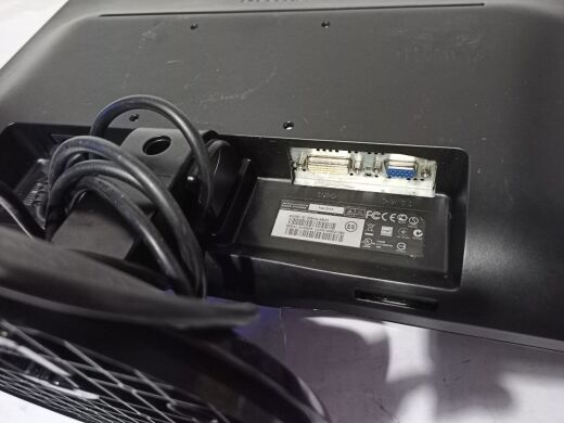 Комплект ПК: Viglen genie SFF / Intel Core 2 Quad Q6600 (4 ядра по 2.4 GHz) / 8 GB DDR3 / 250 GB HDD / Intel GMA Graphics X4500 / DVD-RW + Монітор Philips 226V4L / 22" (1920x1080) TN / 1x DVI, 1x VGA, 1x Audio / 2x 2W Комплект ПК: Viglen genie SFF / Intel Core 2 Quad Q6600 (4 ядра по 2.4 GHz) / 8 GB DDR3 / 250 GB HDD / Intel GMA Graphics X4500 / DVD-RW + Монітор Philips 226V4L / 22" (1920x1080) TN / 1x DVI, 1x VGA, 1x Audio / 2x 2W