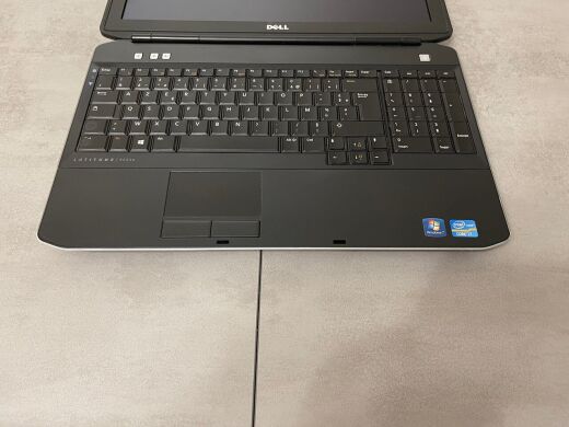 Ноутбук Dell Latitude E5530 / 15.6" (1366x768) TN LED / Intel Core i7-3540M (2 (4) ядра по 3.0 - 3.7 GHz) / 8 GB DDR3 / 180 GB SSD / Intel HD Graphics 4000 / DVD-RW / WebCam 