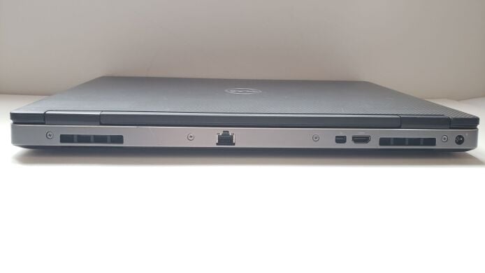Мобильная рабочая станция Б-класс Dell Precision 7530 / 15.6" (1920x1080) IPS / Intel Core i7-8850H (6 (12) ядер по 2.6 - 4.3 GHz) / 32 GB DDR4 / 128 GB SSD + 512 GB SSD / nVidia Quadro P2000, 4 GB GDDR5, 128-bit / WebCam / Windows 10 Pro