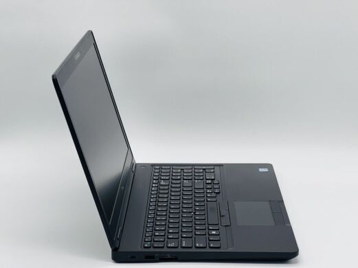 Мобільна робоча станція Б-клас Dell Precision 3530 / 15.6" (1920x1080) IPS / Intel Core i5-8400H (4 (8) ядра по 2.5 - 4.2 GHz) / 16 GB DDR4 / 250 GB SSD / nVidia Quadro P600, 4 GB GDDR5, 128-bit / WebCam