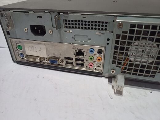 Комплект ПК: Viglen genie SFF / Intel Core 2 Quad Q6600 (4 ядра по 2.4 GHz) / 8 GB DDR3 / 250 GB HDD / Intel GMA Graphics X4500 / DVD-RW + Монітор Philips 226V4L / 22" (1920x1080) TN / 1x DVI, 1x VGA, 1x Audio / 2x 2W Комплект ПК: Viglen genie SFF / Intel Core 2 Quad Q6600 (4 ядра по 2.4 GHz) / 8 GB DDR3 / 250 GB HDD / Intel GMA Graphics X4500 / DVD-RW + Монітор Philips 226V4L / 22" (1920x1080) TN / 1x DVI, 1x VGA, 1x Audio / 2x 2W