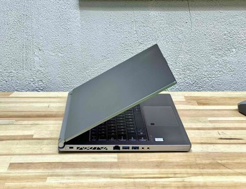 Ігровий ноутбук MSI P65 Creator / 15.6" (3840x2160) IPS / Intel Core i7-9750H (6 (12) ядер по 2.6 - 4.5 GHz) / 16 GB DDR4 / 512 GB SSD M.2 / nVidia GeForce RTX 2060, 6 GB GDDR6, 192-bit / WebCam / Win 11