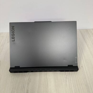 Игровой ноутбук Б-класс Lenovo Legion Pro 7 16IRX8H / 16" (2560x1600) IPS / Intel Core i9-13900HX (24 (32) ядра по 3.9 - 5.4 GHz) / 32 GB DDR5 / 1000 GB SSD NVMe / nVidia GeForce RTX 4090, 16 GB GDDR6, 256-bit / WebCam Игровой ноутбук Б-класс Lenovo Legion Pro 7 16IRX8H / 16" (2560x1600) IPS / Intel Core i9-13900HX (24 (32) ядра по 3.9 - 5.4 GHz) / 32 GB DDR5 / 1000 GB SSD NVMe / nVidia GeForce RTX 4090, 16 GB GDDR6, 256-bit / WebCam
