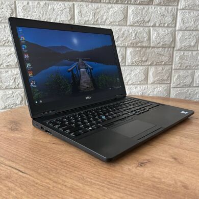 Мобільна робоча станція Б-клас Dell Precision 3530 / 15.6" (1920x1080) IPS / Intel Core i5-8400H (4 (8) ядра по 2.5 - 4.2 GHz) / 16 GB DDR4 / 256 GB SSD / nVidia Quadro P600, 4 GB GDDR5, 128-bit / WebCam