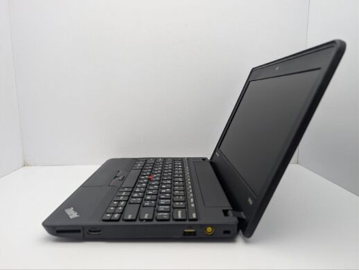Нетбук Б-класс Lenovo ThinkPad X140e / 11.6" (1366x768) TN / AMD E1-2500 (2 ядра по 1.4 GHz) / 8 GB DDR3 / 120 GB SSD / AMD Radeon HD 8240 Graphics / WebCam Нетбук Б-класс Lenovo ThinkPad X140e / 11.6" (1366x768) TN / AMD E1-2500 (2 ядра по 1.4 GHz) / 8 GB DDR3 / 120 GB SSD / AMD Radeon HD 8240 Graphics / WebCam