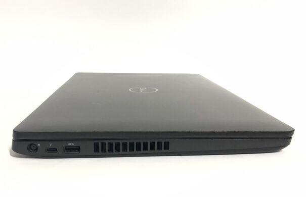 Игровой ноутбук Dell Latitude 5501 / 15.6" (1920x1080) IPS / Intel Core i7-9850H (6 (12) ядра по 2.6 - 4.6 GHz) / 16 GB DDR4 / 512 GB SSD / nVidia GeForce MX150, 2 GB GDDR5, 64-bit / WebCam / Win 11 Pro