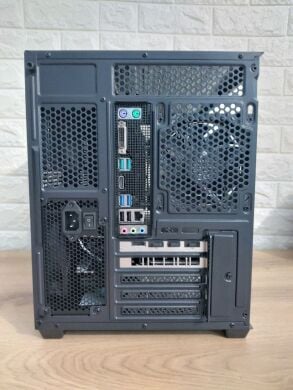 Игровой ПК 1stPlayer BV6 Tower / Intel Core i5-8400 (6 ядер по 2.8 - 4.0 GHz) / 16 GB DDR4 / 256 GB SSD M.2 + 512 GB SSD / nVidia GeForce GTX 1660 Super, 6 GB GDDR6, 192-bit / 500W / Windows 11 Pro