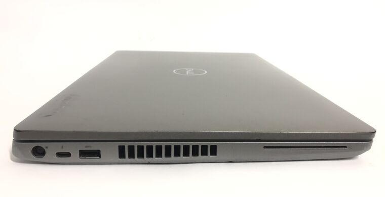 Мобільна робоча станція Б-клас Dell Precision 3551 / 15.6" (1920x1080) IPS / Intel Core i7-10750H (6 (12) ядер по 2.6 - 5.0 GHz) / 16 GB DDR4 / 256 GB SSD NVMe / nVidia Quadro P620, 4 GB GDDR5, 128-bit / WebCam / Win 10 Pro