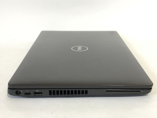 Мобільна робоча станція Б-клас Dell Precision 3541 / 15.6" (1920x1080) IPS / Intel Core i7-9850H (6 (12) ядер по 2.6 - 4.6 GHz) / 16 GB DDR4 / 1000 GB SSD / nVidia Quadro P620, 4 GB GDDR5, 128-bit / WebCam / Win 10 Pro