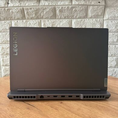 Ігровий ноутбук Lenovo Legion 5 15ARP8 / 15.6" (2560x1440) IPS / AMD Ryzen 7 7735HS (8 (16) ядер 3.2 - 4.75 GHz) / 16 GB DDR4 / 1000 GB SSD / nVidia GeForce RTX 4060, 8 GB GDDR6, 128-bit / WebCam