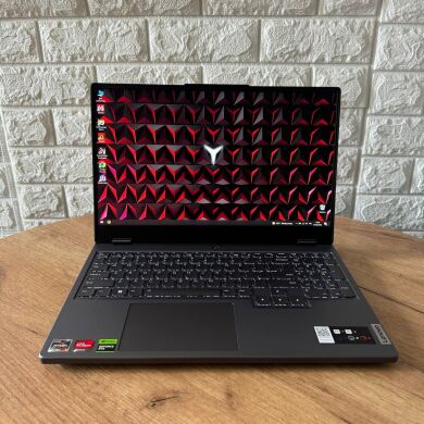 Ігровий ноутбук Lenovo Legion 5 15ARP8 / 15.6" (2560x1440) IPS / AMD Ryzen 7 7735HS (8 (16) ядер 3.2 - 4.75 GHz) / 16 GB DDR4 / 1000 GB SSD / nVidia GeForce RTX 4060, 8 GB GDDR6, 128-bit / WebCam