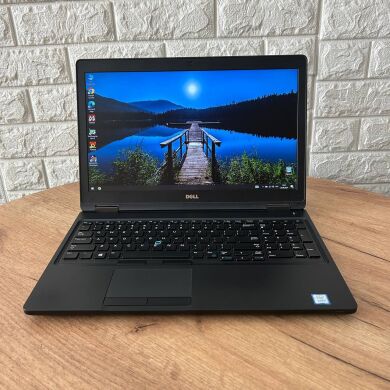Мобільна робоча станція Б-клас Dell Precision 3530 / 15.6" (1920x1080) IPS / Intel Core i5-8400H (4 (8) ядра по 2.5 - 4.2 GHz) / 16 GB DDR4 / 256 GB SSD / nVidia Quadro P600, 4 GB GDDR5, 128-bit / WebCam