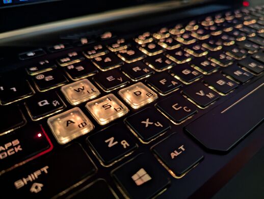 Игровой ноутбук Asus Strix GL703VM / 17.3" (1920x1080) IPS / Intel Core i7-7700HQ (4 (8) ядра по 2.8 - 3.8 GHz) / 16 GB DDR4 / 512 GB SSD / nVidia GeForce GTX 1060, 6 GB GDDR5, 192-bit / WebCam / Windows 10