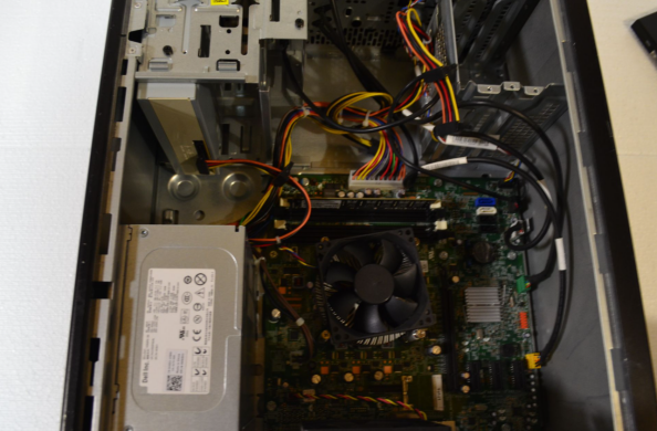 Компьютер Dell Vostro 460 Tower / Intel Core i3-2100 (2 (4) ядра по 3.1 GHz) / 4 GB DDR3 / 320 GB HDD