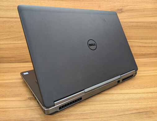 Мобільна робоча станція Б-клас Dell Precision 7720 / 17.3" (1920x1080) IPS / Intel Core i7-7820HQ (4 (8) ядра по 2.9 - 3.9 GHz) / 32 GB DDR4 / 512 GB SSD / nVidia Quadro P3000, 6 GB GDDR5, 192-bit / WebCam / Windows 10