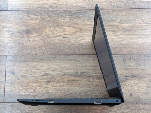 Ноутбук Dell Latitude 3590 / 15.6" (1920x1080) TN / Intel Core i5-8250U (4 (8) ядра по 1.6 - 3.4 GHz) / 8 GB DDR4 / 1000 GB SSD / Intel UHD Graphics 620